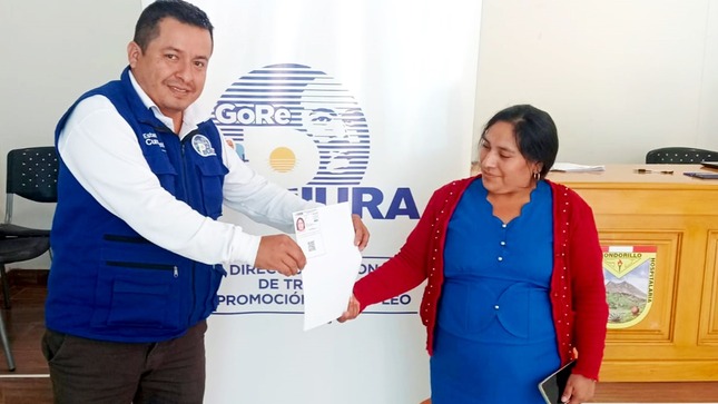 GORE entrega más de 100 carnés a trabajadores de construcción civil en Sondorillo para proteger sus derechos