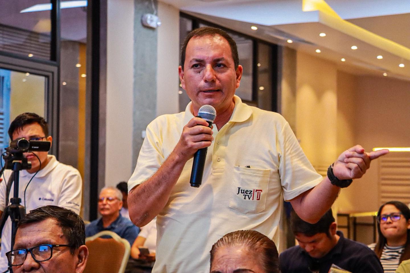 Gerdagri expone en fórum sobre periodismo, violencia y crimen organizado en Loreto.