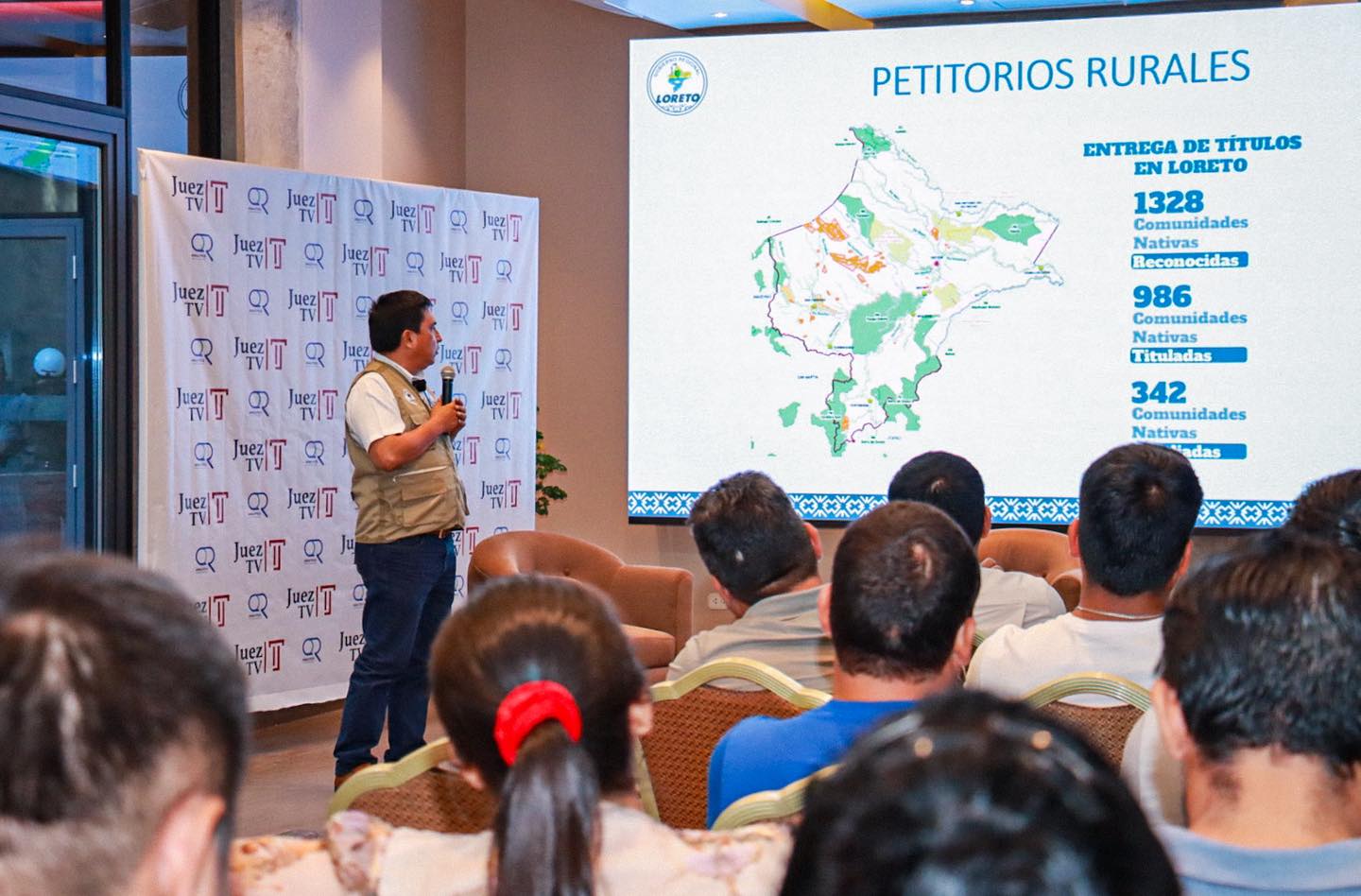 Gerdagri expone en fórum sobre periodismo, violencia y crimen organizado en Loreto.