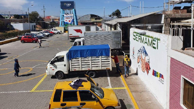 Arequipa.- La Contraloría General alertó deficiencias en la administración del Camal Metropolitano de Río Seco, ubicado en el distrito de Cerro Colorado, provincia y departamento de Arequipa, el cual opera en condiciones insalubres y de agentes contaminantes que no garantizan un adecuado procesamiento, almacenamiento y comercialización de carne u otros productos de origen animal.