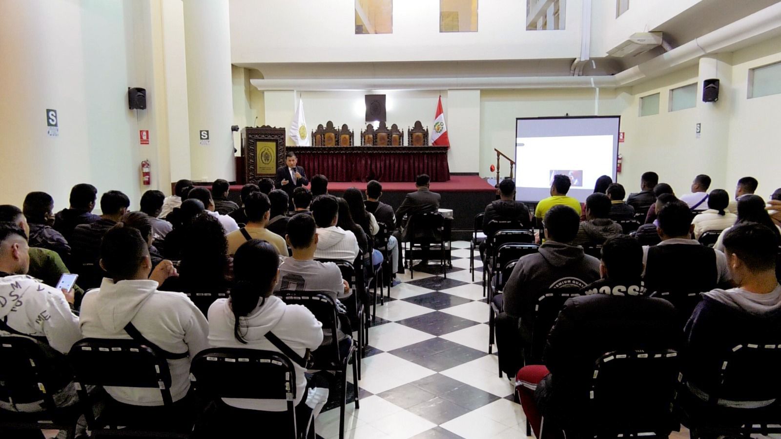 Ministerio Público capacita a personal del Grupo Terna sobre redacción de actas policiales en la persecución del delito.
