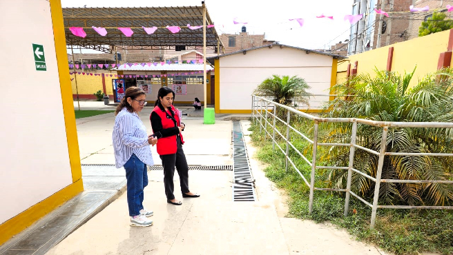 Lambayeque. – La Contraloría General de la República -CGR advirtió que la Municipalidad Provincial de Chiclayo (MPCh) aprobó y pagó por trabajos no ejecutados o inconclusos en la Institución Educativa Inicial (I.E.I.) N.° 044 Capullitos de Rosa según lo verificado en una reciente inspección al citado centro de estudios, cuya obra de rehabilitación se encuentra paralizada por más de 500 días y viene afectando a cerca de 200 estudiantes.