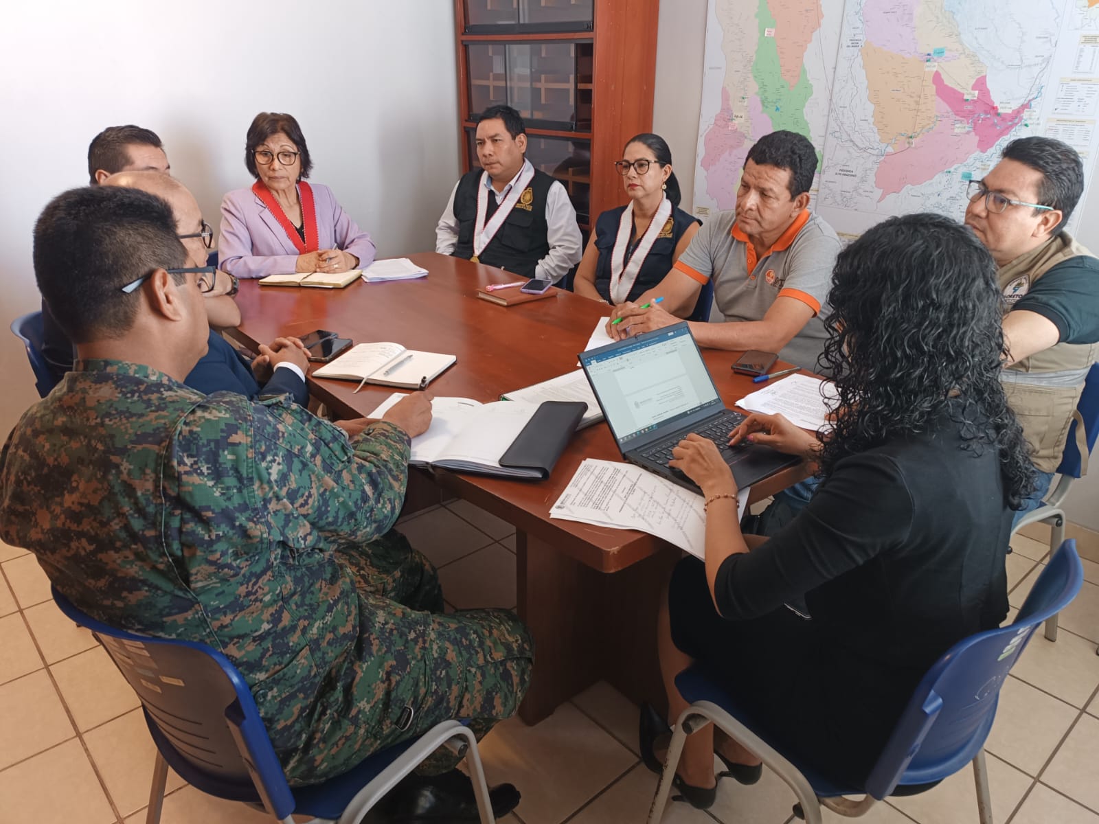 Autoridades coordinan medidas contra delitos aduaneros y falta de espacio acuático en Loreto.