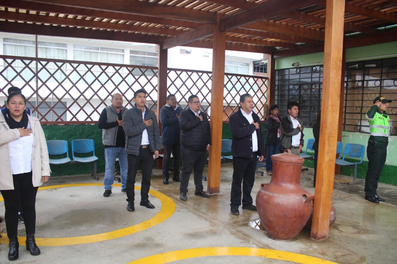 Izamiento del Pabellón Nacional por el Día de la Bandera