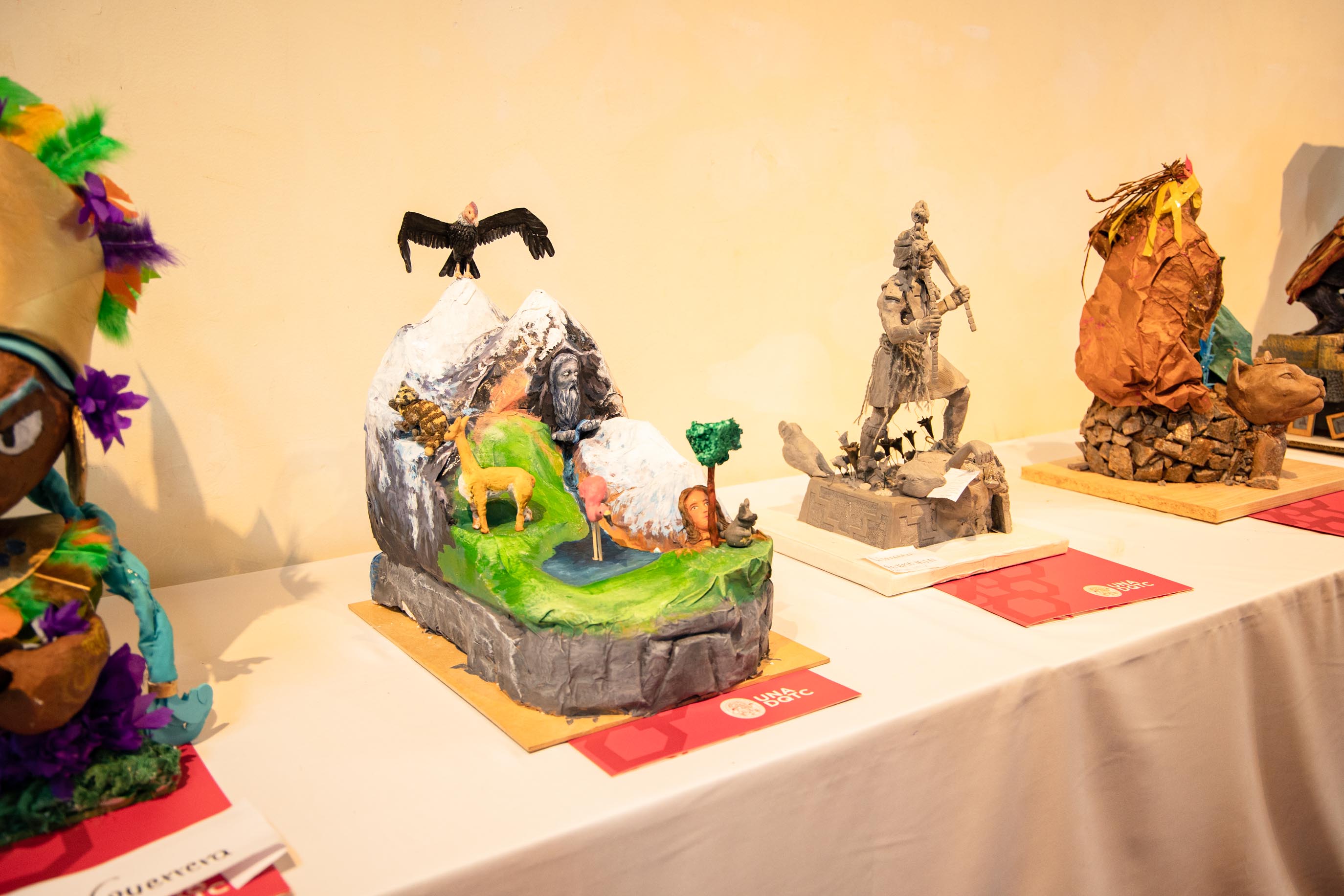 Exhibición de maquetas alegóricas.