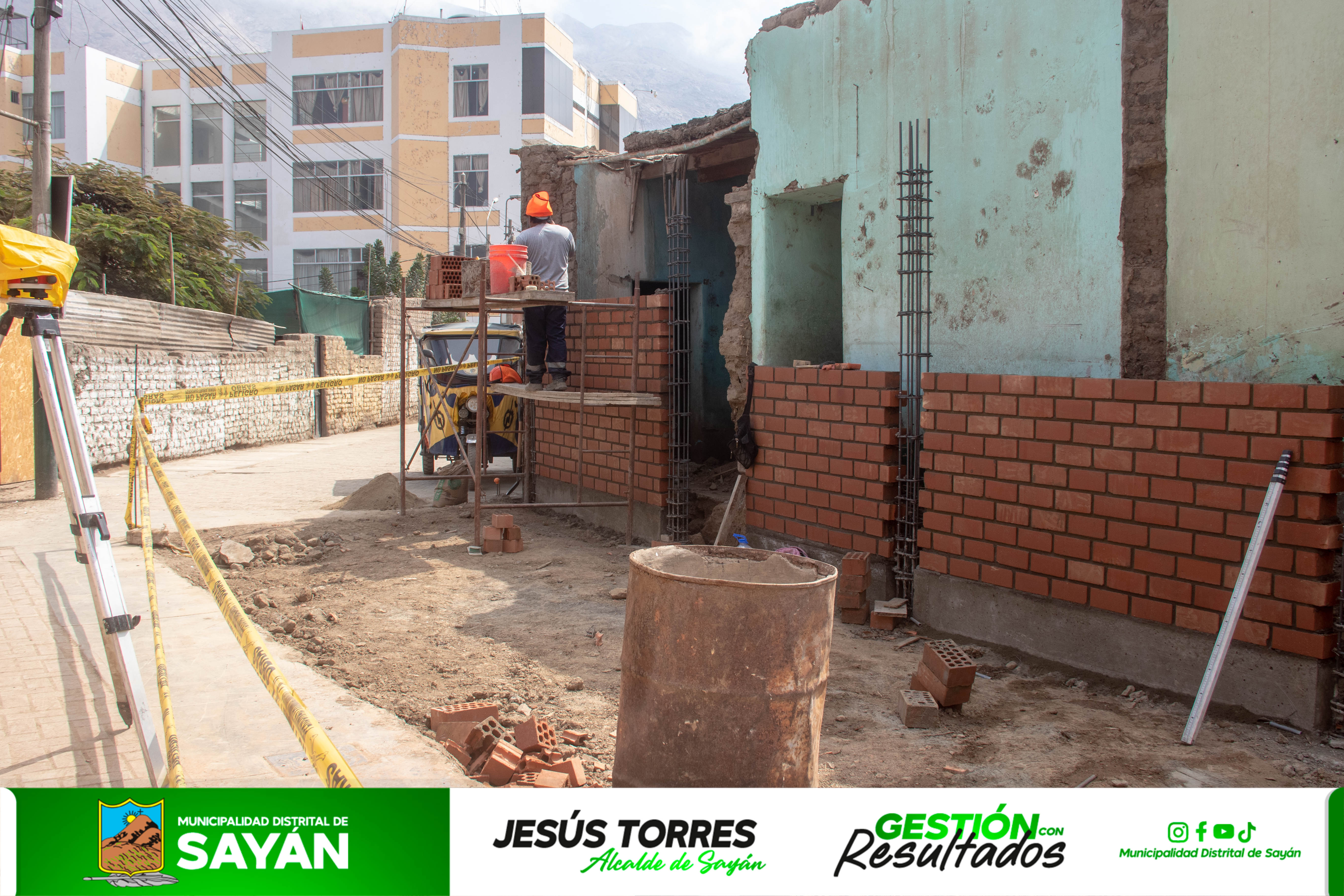 #Gestión MUNICIPALIDAD DE SAYÁN CONSTRUYE NUEVO MURO Y AMPLÍA PASAJE EN JIRÓN LA SOLEDAD