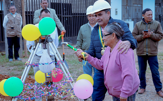 fotos de la inauguración de la Obra de Reparación de Cunetas y Alcantarillado Pluvial en Tambopata