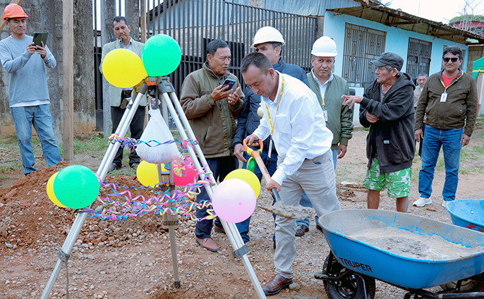 fotos de la inauguración de la Obra de Reparación de Cunetas y Alcantarillado Pluvial en Tambopata