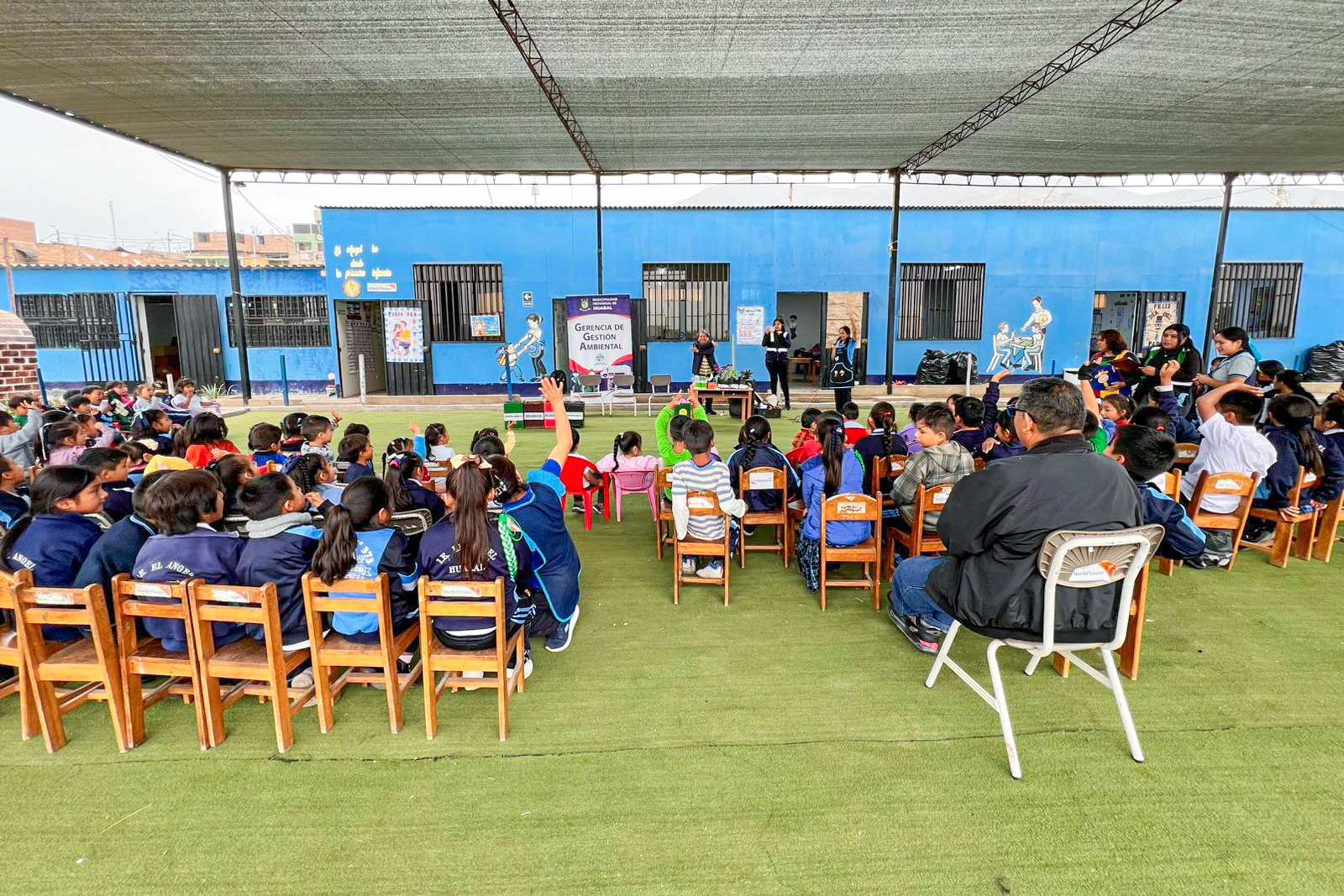 Educatón Ambiental en la I.E El Ángel - Makatón