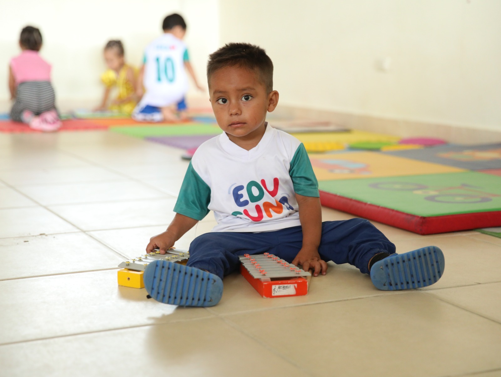 Psicólogos especializados de la DRE brindan soporte técnico y emocional a comunidades educativas de ciclo I, fortaleciendo vínculos afectivos, competencias docentes y crianza positiva.