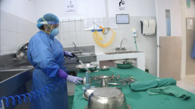 Hospital III de EsSalud Puno logró ahorros de S/ 65 200 gracias a la mejora de lavado de instrumentos quirúrgicos