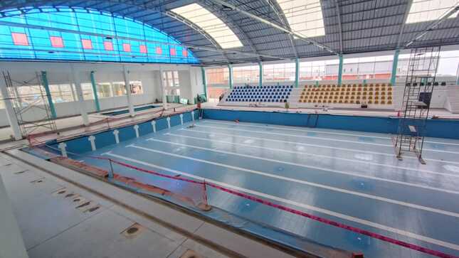 Terminando la Piscina.