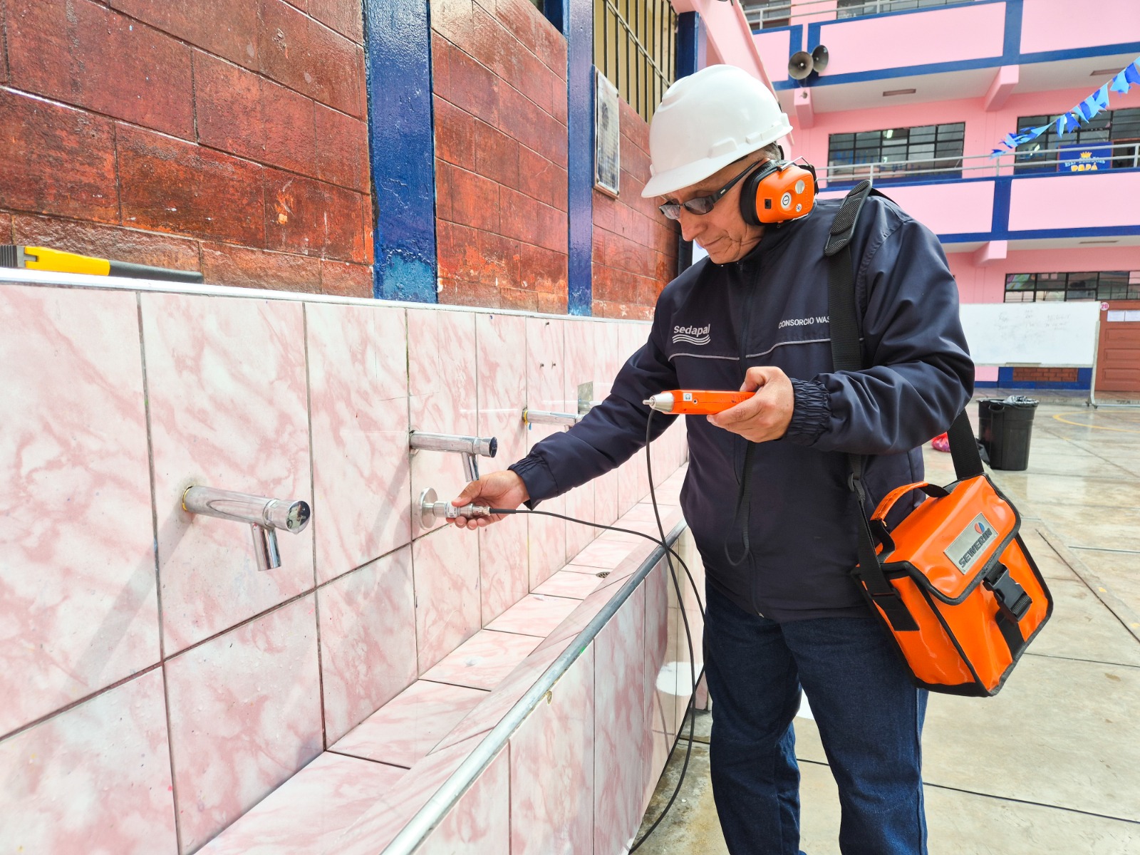 trabajador Sedapal