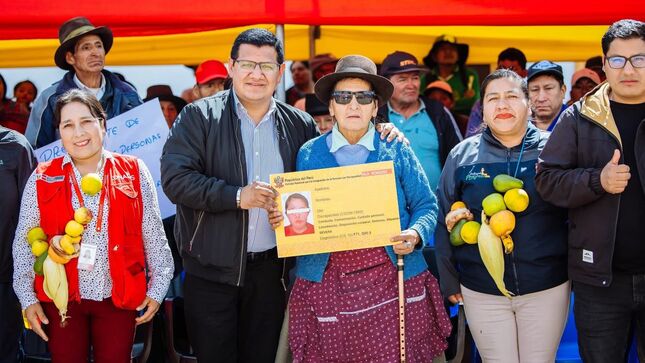 ceremonia con representantes de conadis 