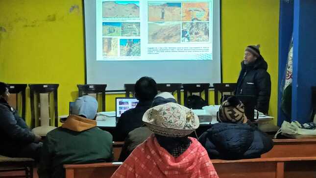 Representantes del Ingemmet con vecinos del distrito de Tuti, provincia de Caylloma, región Arequipa