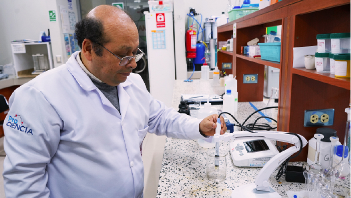 Investigadores de la UNI transforman contaminantes de aguas agrícolas en fertilizantes