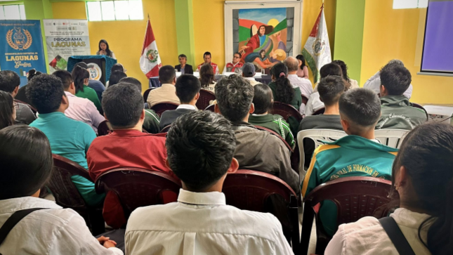 La UGEL Morropón participó en el evento de lanzamiento del programa “Mejora de la calidad de vida de las aldeas rurales de la población más vulnerable de Piura”, desarrollado en el distrito de Lagunas, provincia de Ayabaca.