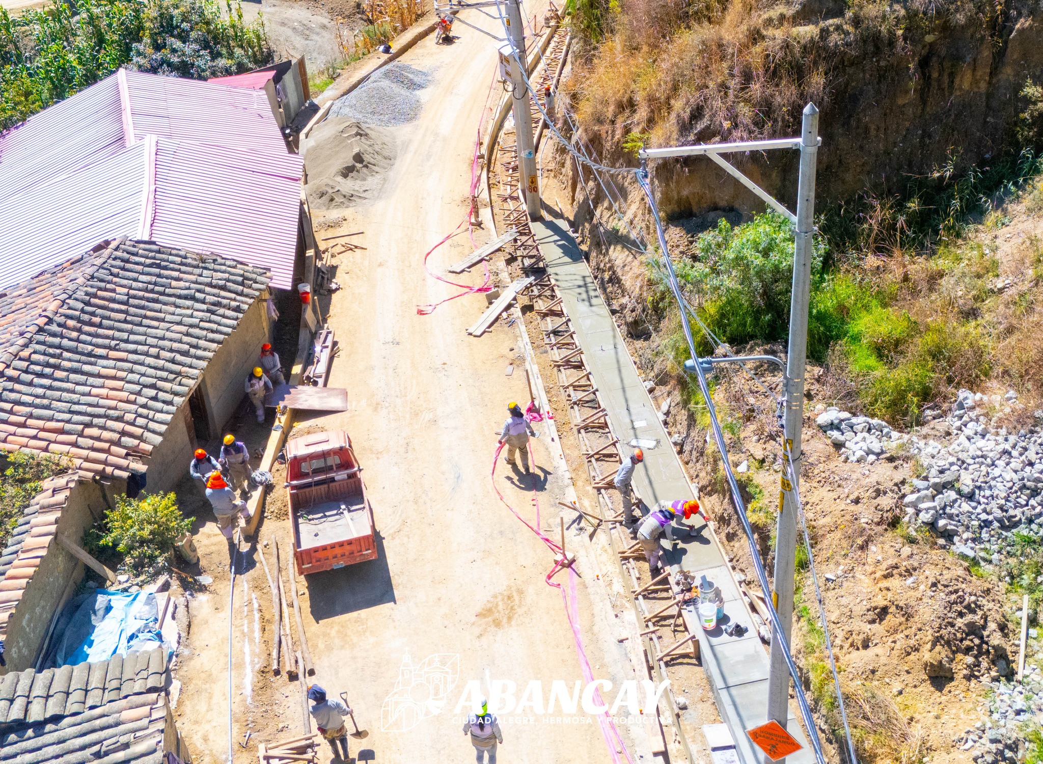 🚧💪Avances Significativos En La Obra Vial De Aymas – Osnomocco Reflejan Compromiso Con La Conectividad Y Desarrollo De Abancay.🤝📐