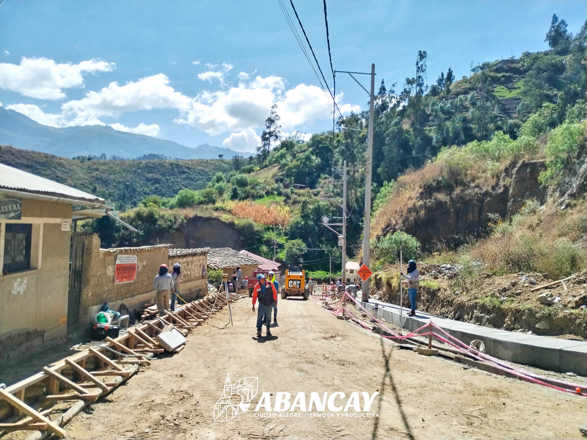🚧💪Avances Significativos En La Obra Vial De Aymas – Osnomocco Reflejan Compromiso Con La Conectividad Y Desarrollo De Abancay.🤝📐