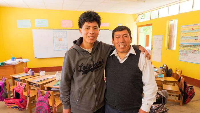 Beca Hijos de Docentes 2025 ofrece 800 vacantes para estudiar una carrera con todos los gastos pagados