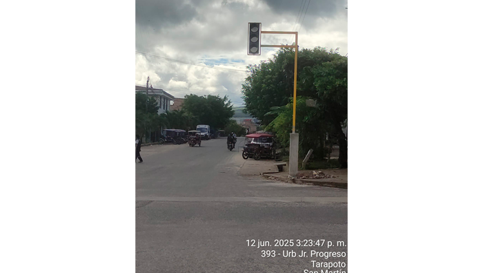 MPSM realiz贸 la instalaci贸n de sem谩foros entre los jirones progreso con pr贸ceres en Tarapoto.