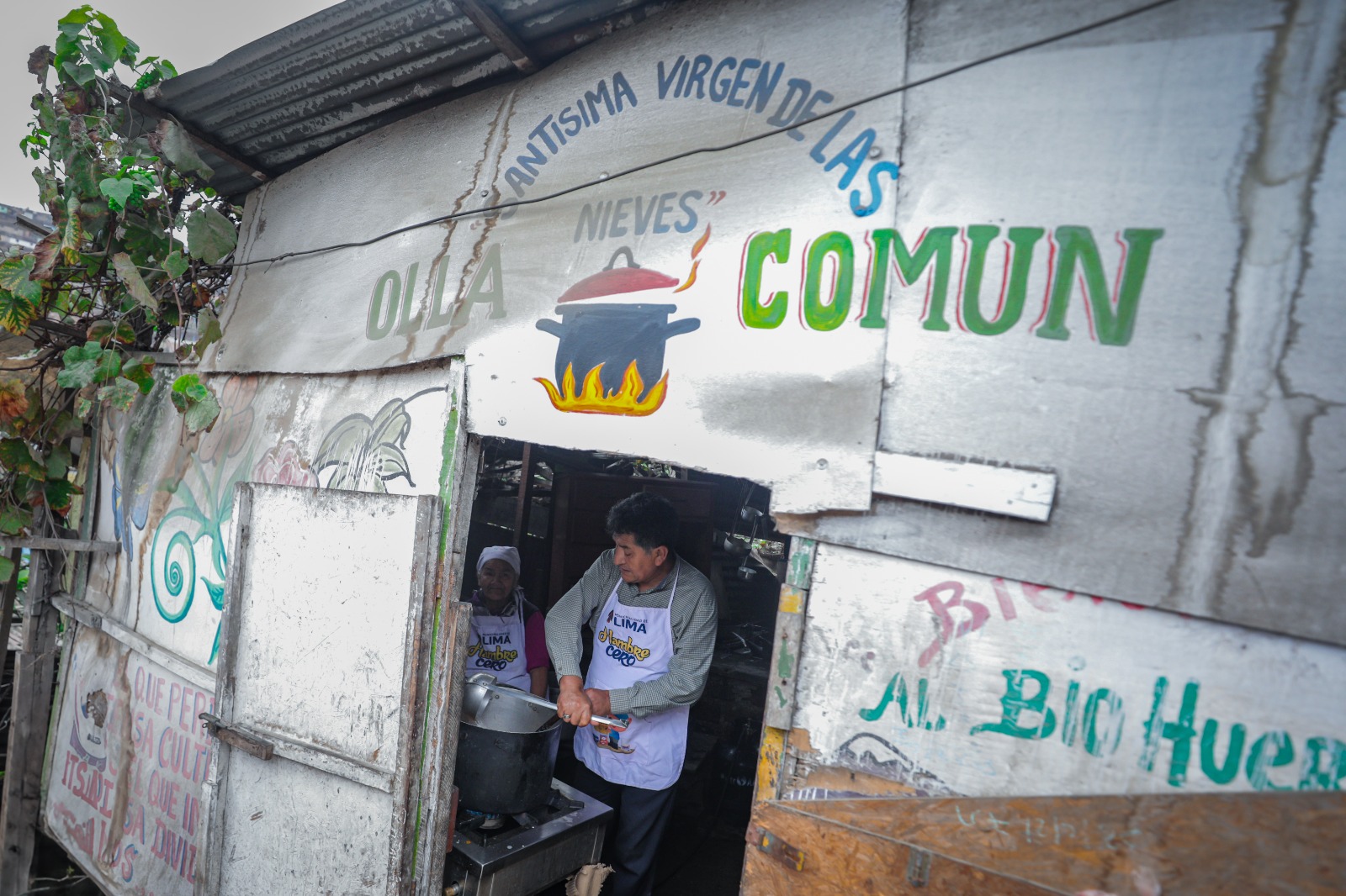 Padre de cuatro hijos alimenta de corazón a más de 80 familias en Independencia.