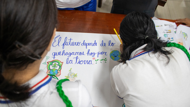 Archivo JPGE de Estudiantes de Iquitos se involucran en la gestión sostenible de los bosques amazónicos