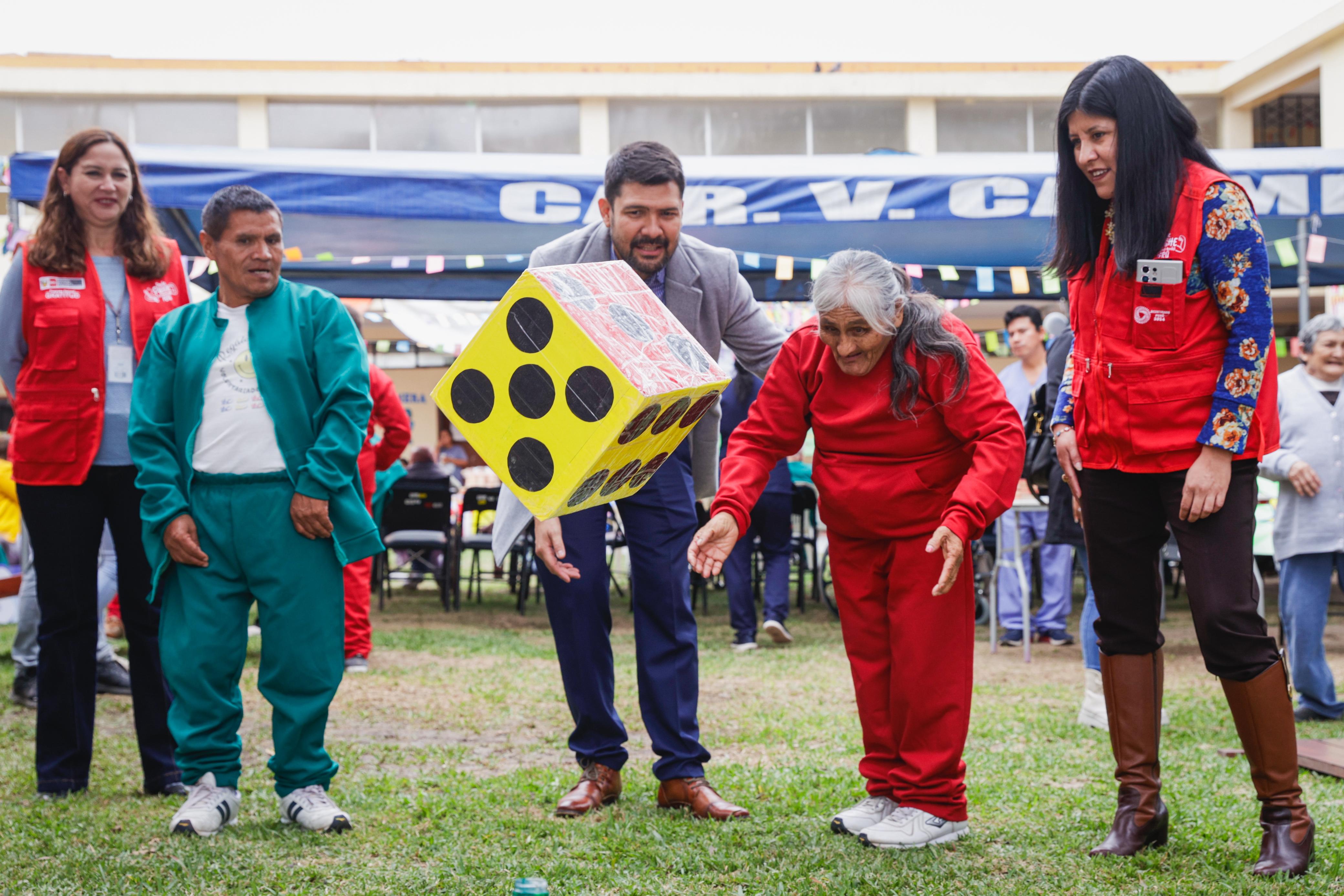 MIMP organiza Divertiferia con juegos recreativos y de integración intergeneracional