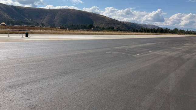 obras de CORPAC en pista aeropuerto de jauja 