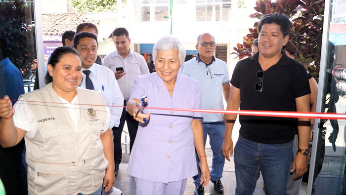 Inauguran centro de acopio desconcentrado de libros.