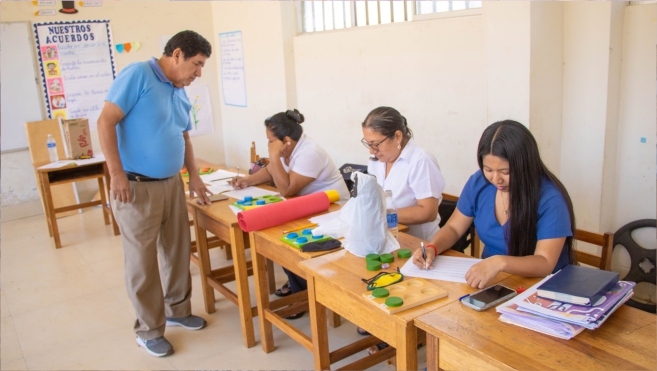 foto Docentes se capacitan en lengua de señas y braille