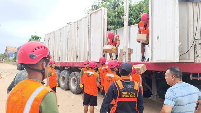 Más de 40 toneladas de ayuda humanitaria llegan a Ucayali gracias al trabajo conjunto entre el Comando Operacional de Ucayali e INDECI