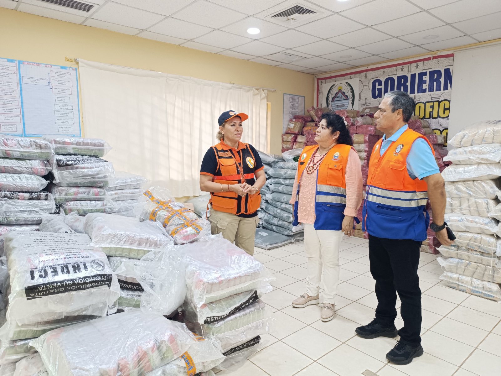 Más de 40 toneladas de ayuda humanitaria llegan a Ucayali gracias al trabajo conjunto entre el Comando Operacional de Ucayali e INDECI