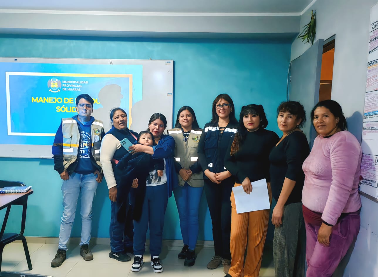 Capacitación a manipuladores de alimentos de la Asociación de Emolienteros "Nueva Vida" en Huaral