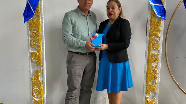 Homenaje con gratitud y cariño a nuestros padres 
