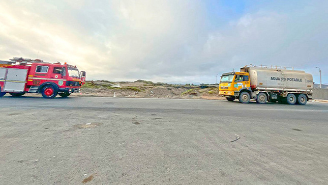 OHLA y Municipalidad de Huarmey brindan apoyo a bomberos para controlar incendio en el sector 09 de octubre 