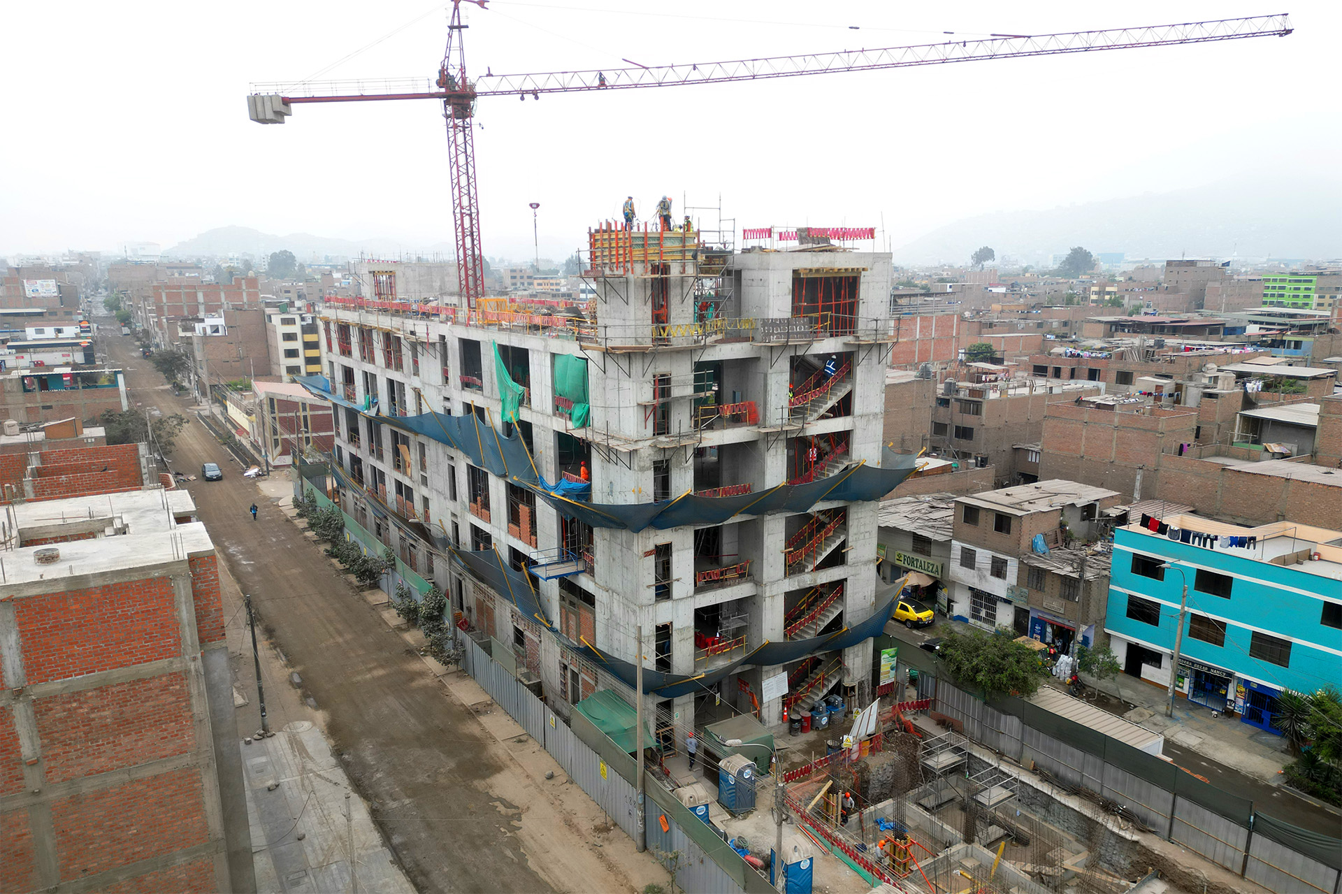 Avance físico de obra del C.S. Fortaleza - Ate al 25%.
