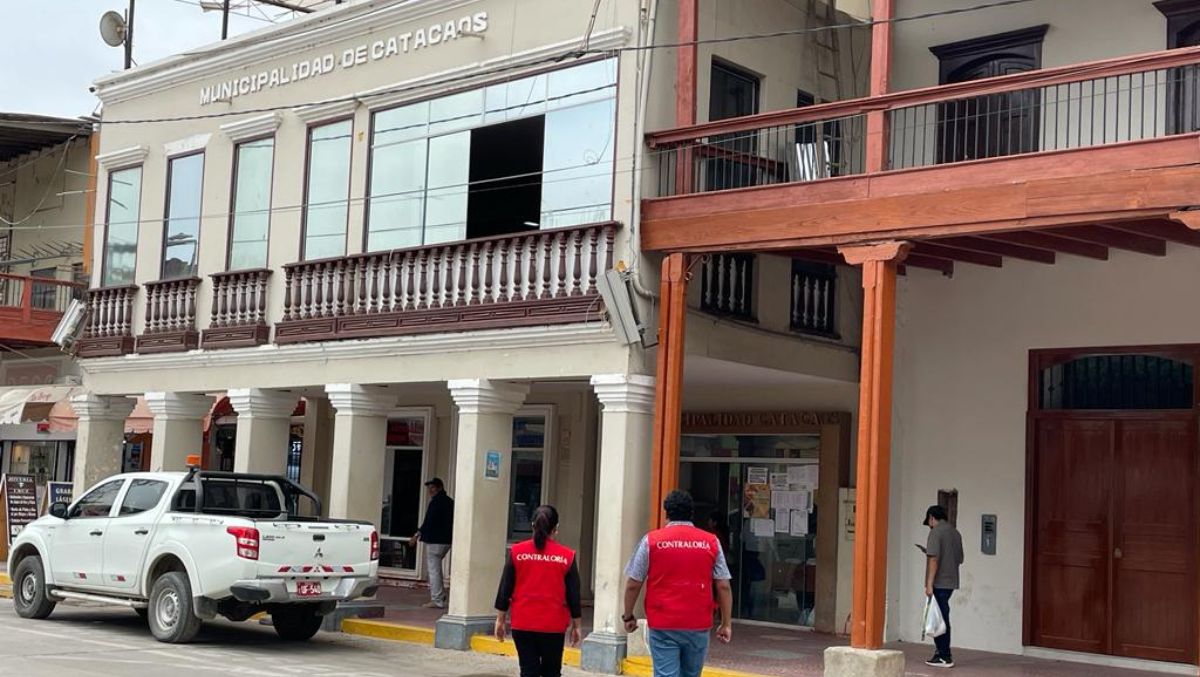 Piura. - La Contraloría General de la República - CGR evidenció que la Municipalidad Distrital de Catacaos no cuenta con centro de videovigilancia, radiocomunicación y telecomunicaciones, situación que podría afectar el monitoreo permanente del sistema de seguridad ciudadana a cargo del gobierno local, por lo que se solicitó la pronta adopción de acciones correctivas y preventivas.