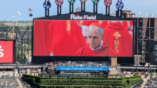 Comunidad peruana en Chicago participa en homenaje al papa León XIV