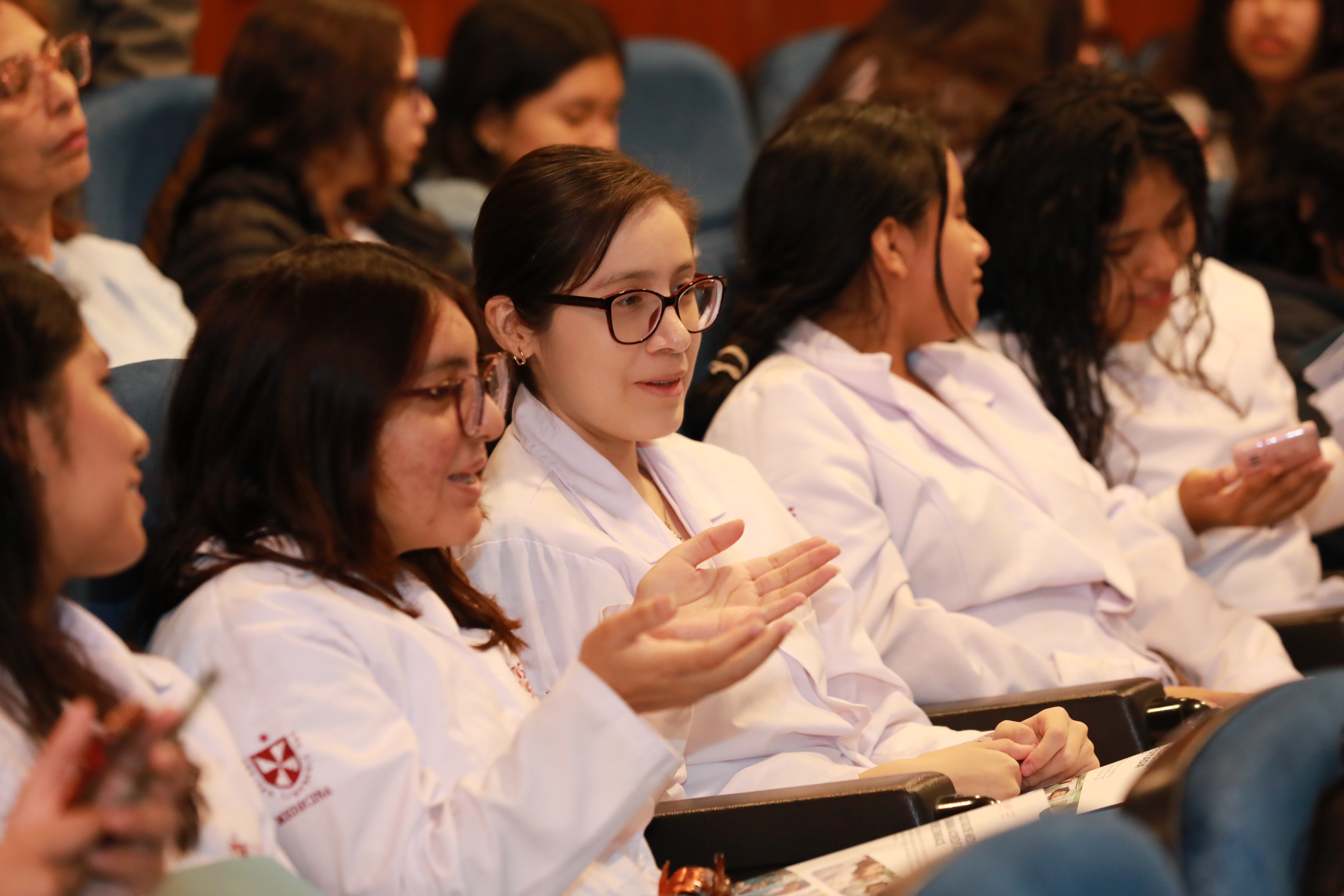 Docentes, estudiantes y autoridades asistieron a ceremonia de entrega de acreditación al Programa de Estudios de Medicina Humana de la USMP