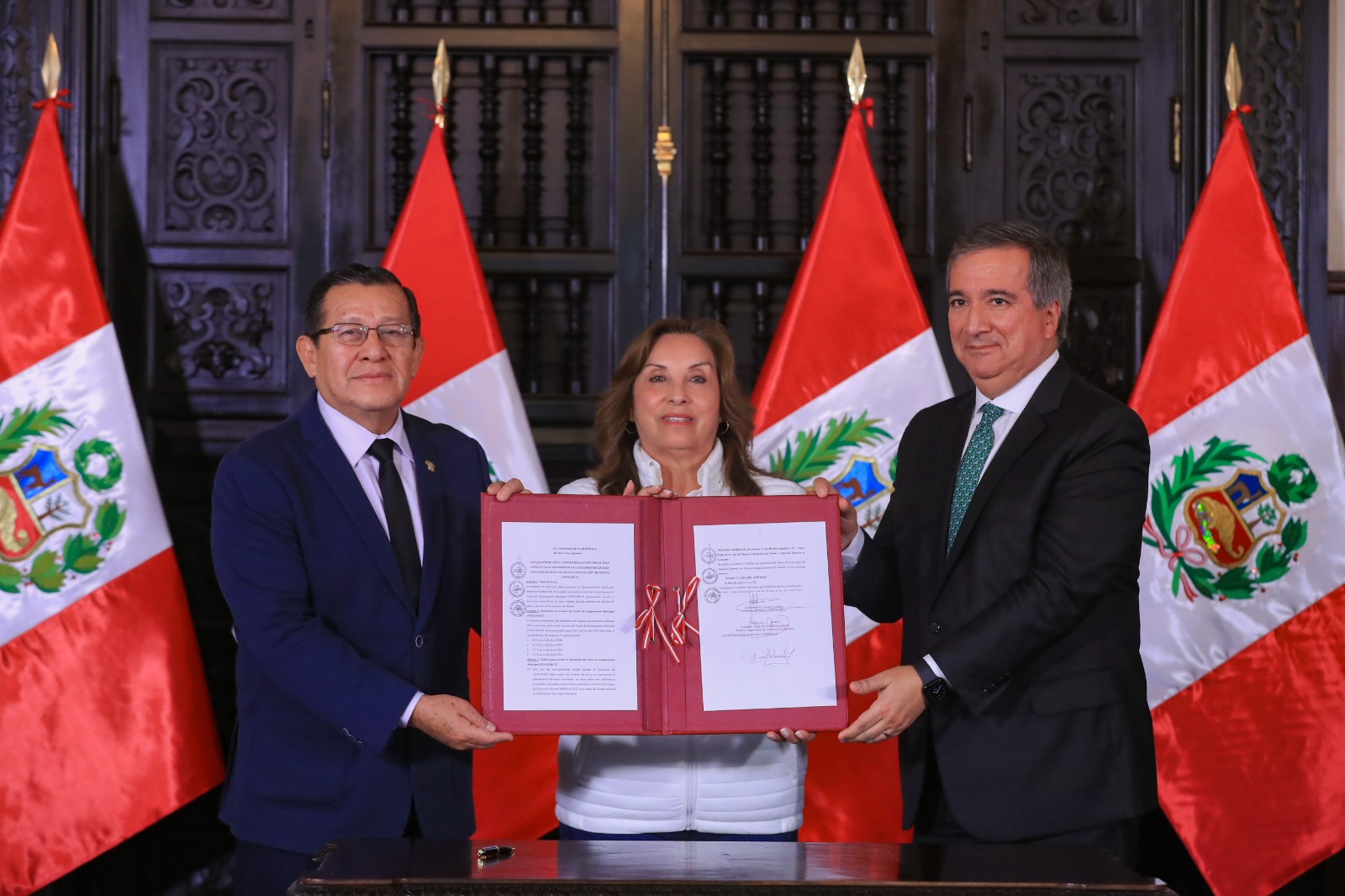 Presidenta Boluarte promulga ley que incrementa Foncomun