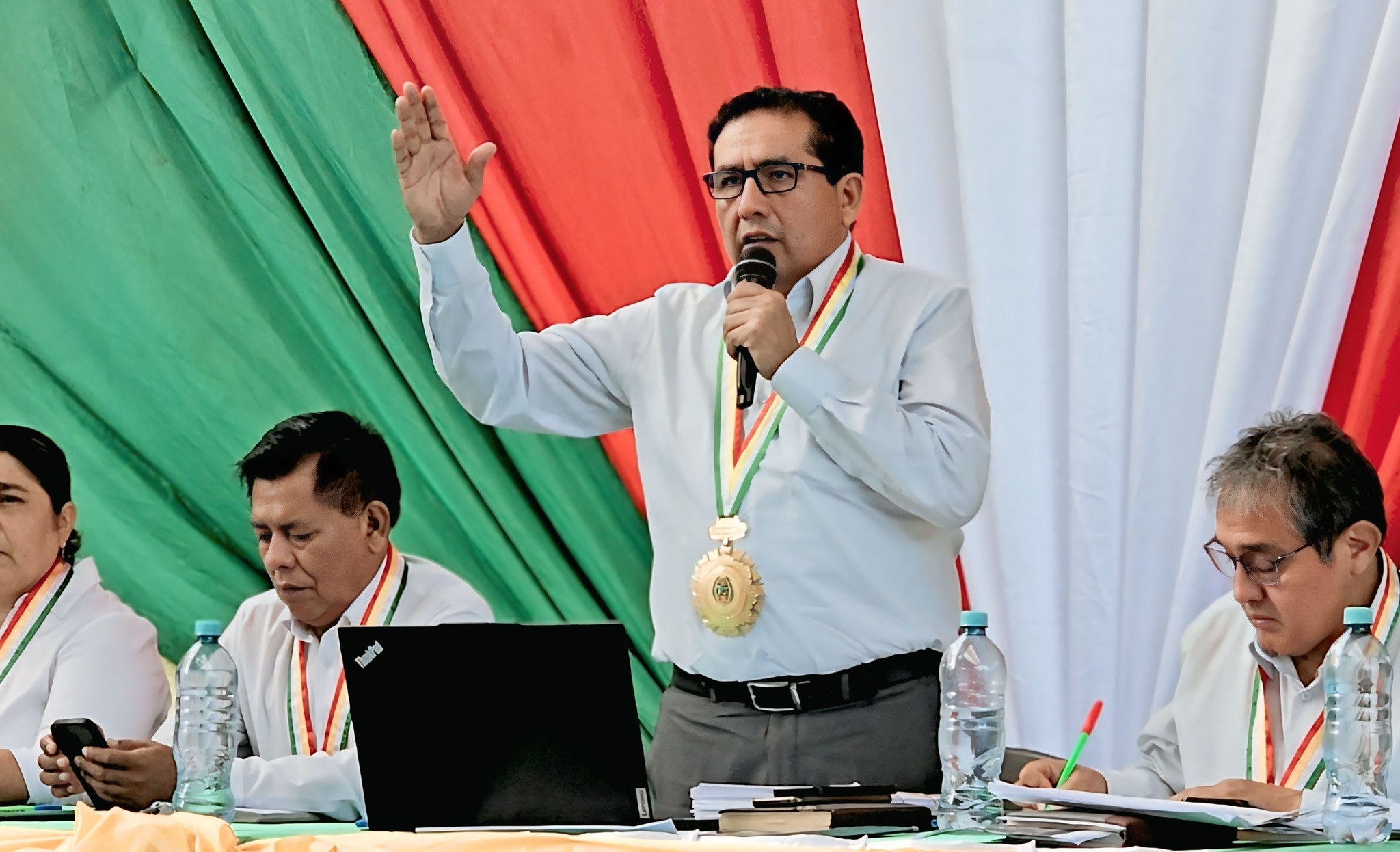 Alcalde y concejo municipal informan a vecinos sobre resultados de gestión municipal