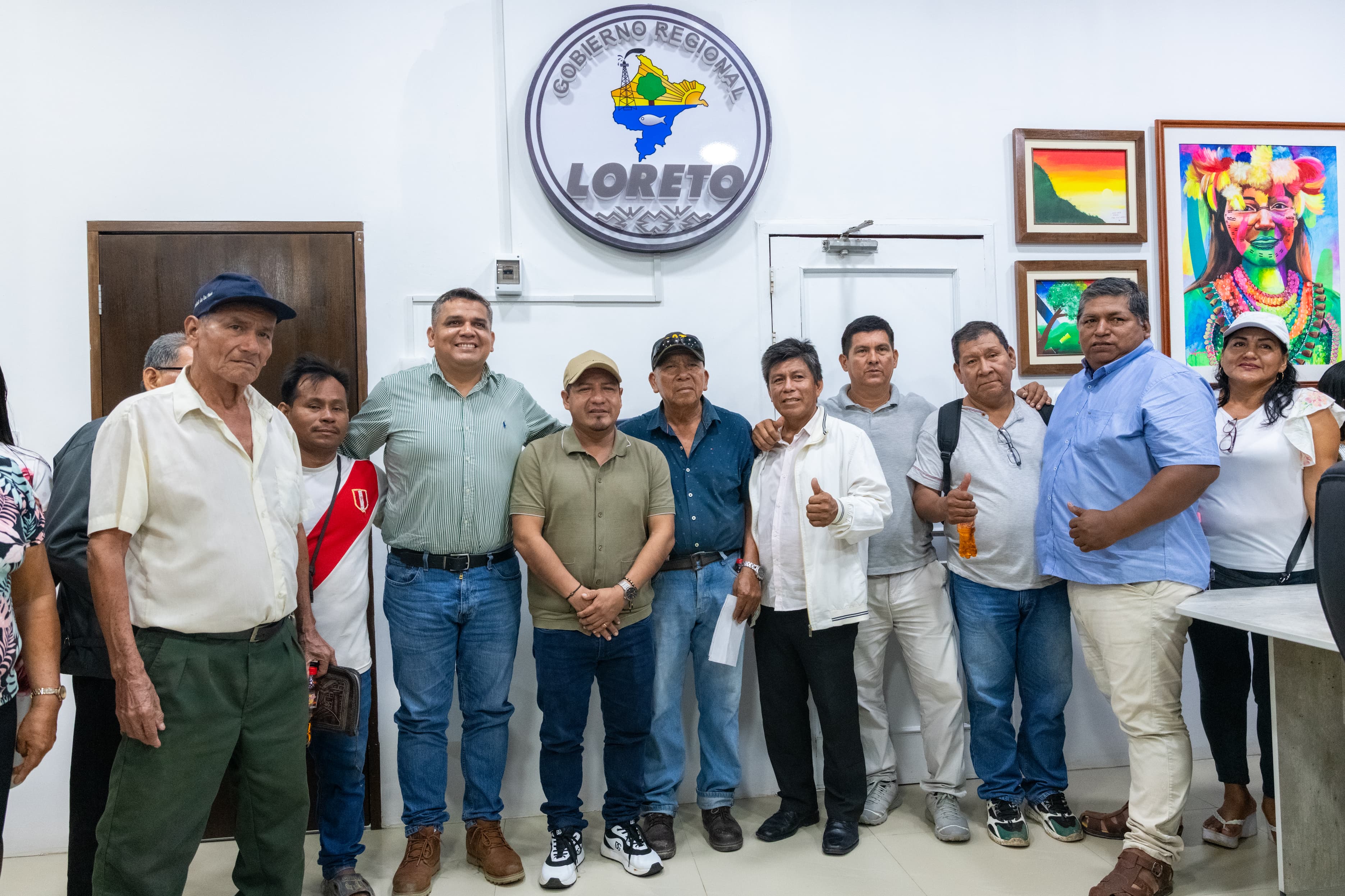 Gobernador regional sostiene importante reunión con alcalde y dirigentes de Punchana.