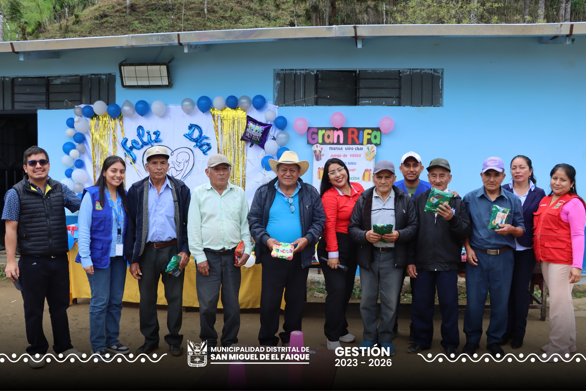 Adultos mayores celebran el Día del Padre