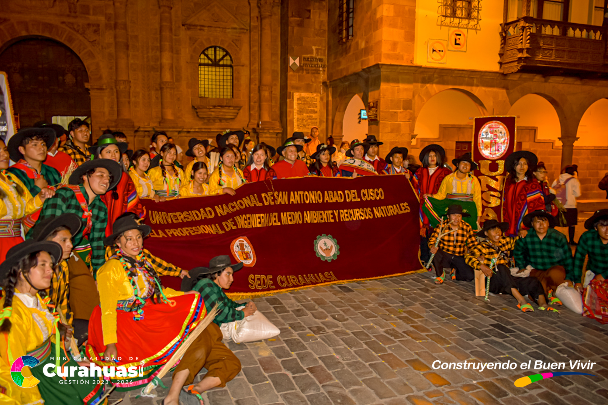 Filial de la Unsaac Curahuasi Ocupa Primer Lugar en Desfile de Saludo al Cusco