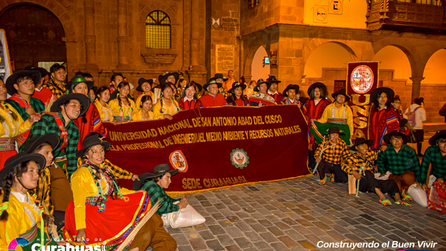 Filial de la Unsaac Curahuasi Ocupa Primer Lugar en Desfile de Saludo al Cusco
