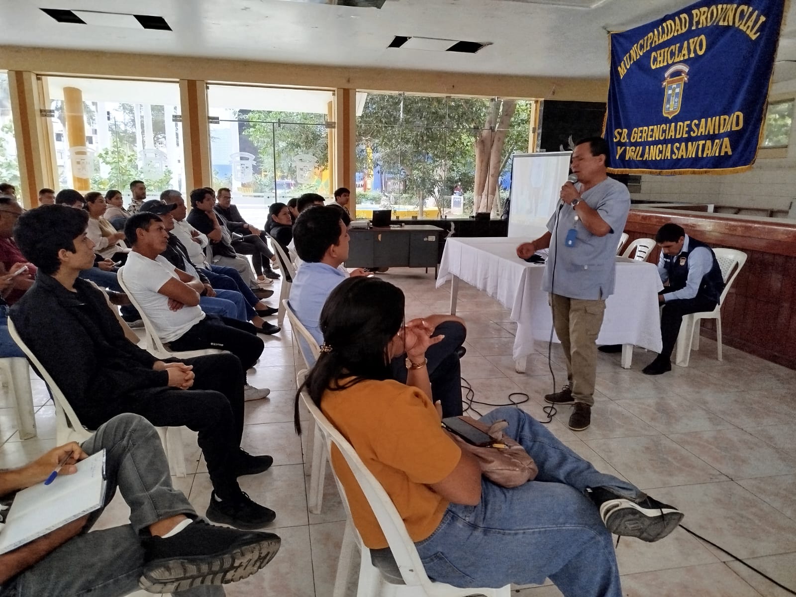 capacitación a dueños y manipuladores de restaurantes 3
