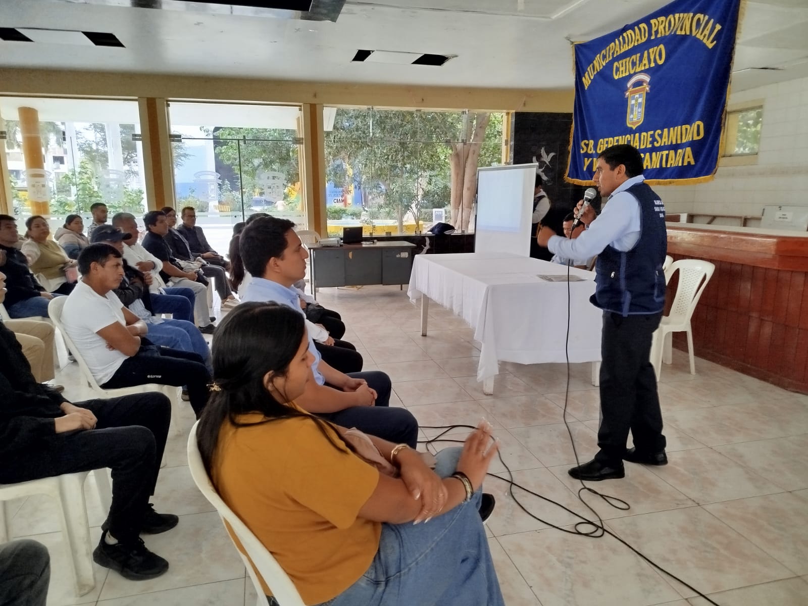 capacitación a dueños y manipuladores de restaurantes 2
