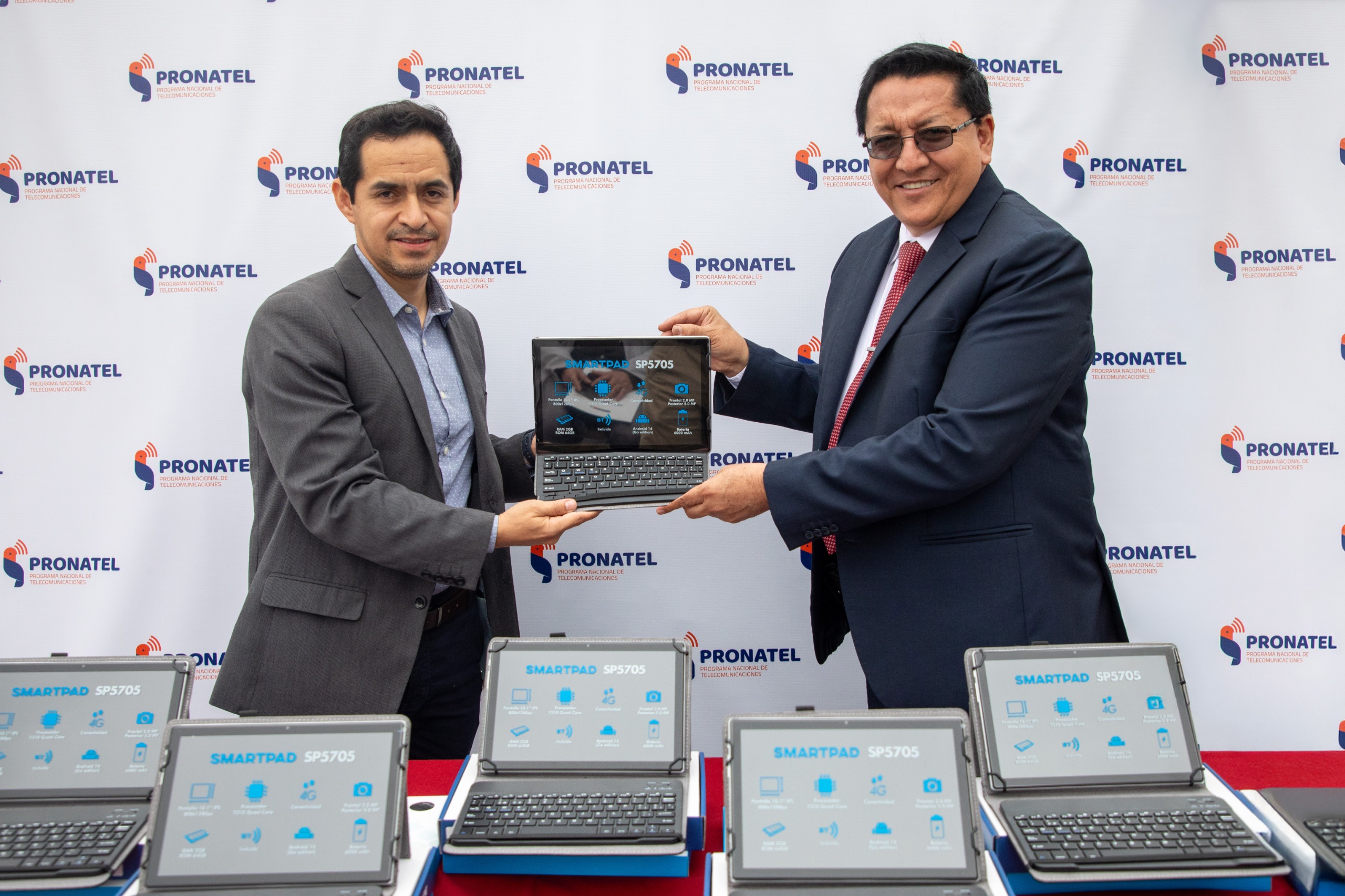 Archivo JPG de la entrega de tabletas al GORE Lambayeque