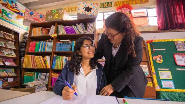 Beca Hijos de Docentes del Pronabec revalora la labor docente al darle oportunidad de acceder a la educación superior a los hijos de los maestros